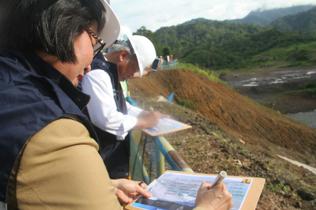 BUPATI YASTI dan Menteri PUPR Kunjungi Pembangunan Bendungan di Lolak
