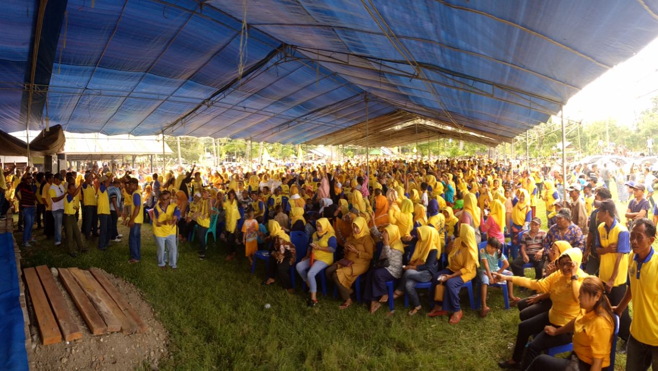 Ribuan Massa Padati Kampanye Dialogis Karel-Arman di Bolmut