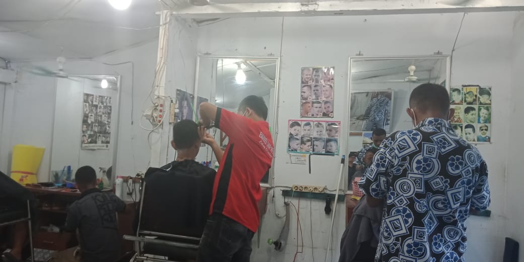 Jelang Lebaran, Pendapatan Barber Shop di Kotamobagu Meningkat