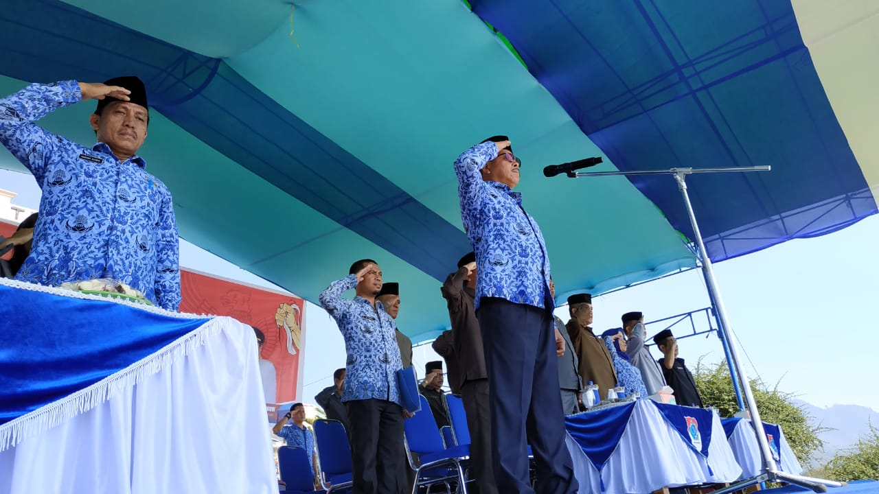 Wabup Rusdi Gumalangit Pimpin Upacara Peringatan HUT Provinsi ke 55 di Boltim