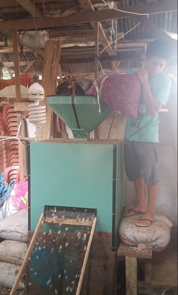 Mesin Pemecah Kemiri Dari Bilalang II Ini Sudah Sampai ke Gorontalo