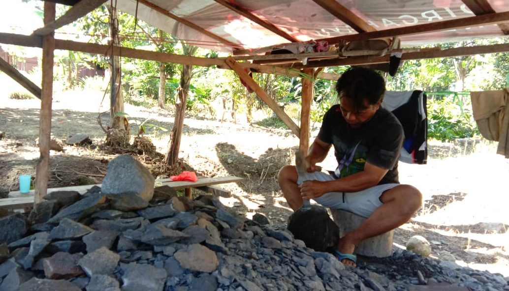 Lesung Batu Buatan Warga Motoboi Besar Ini Dijual Sampai ke Maluku Utara