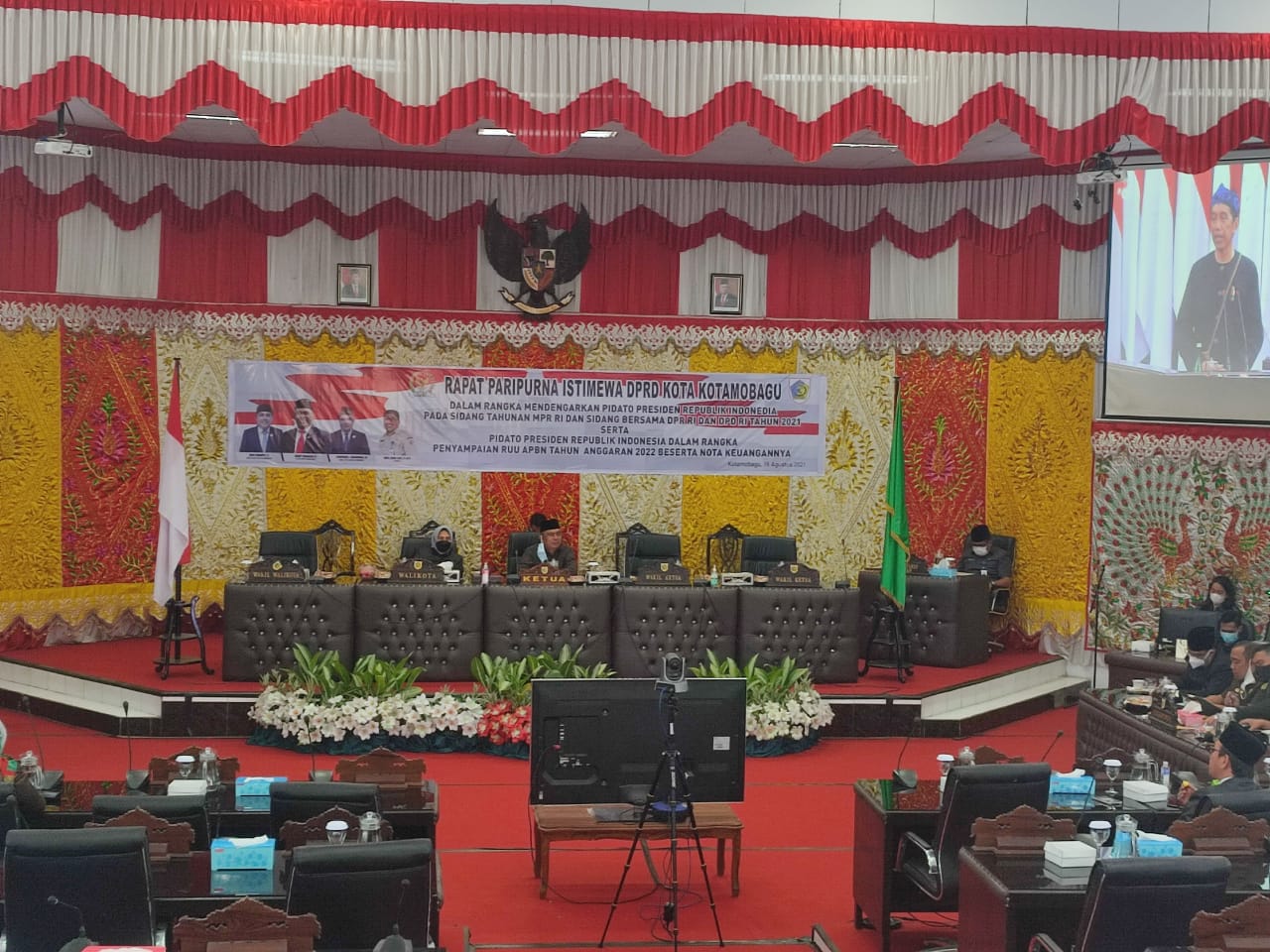 Wali Kota Tatong Bara Hadiri Rapat Paripurna Dalam Rangka Pidato Presiden Joko Widodo