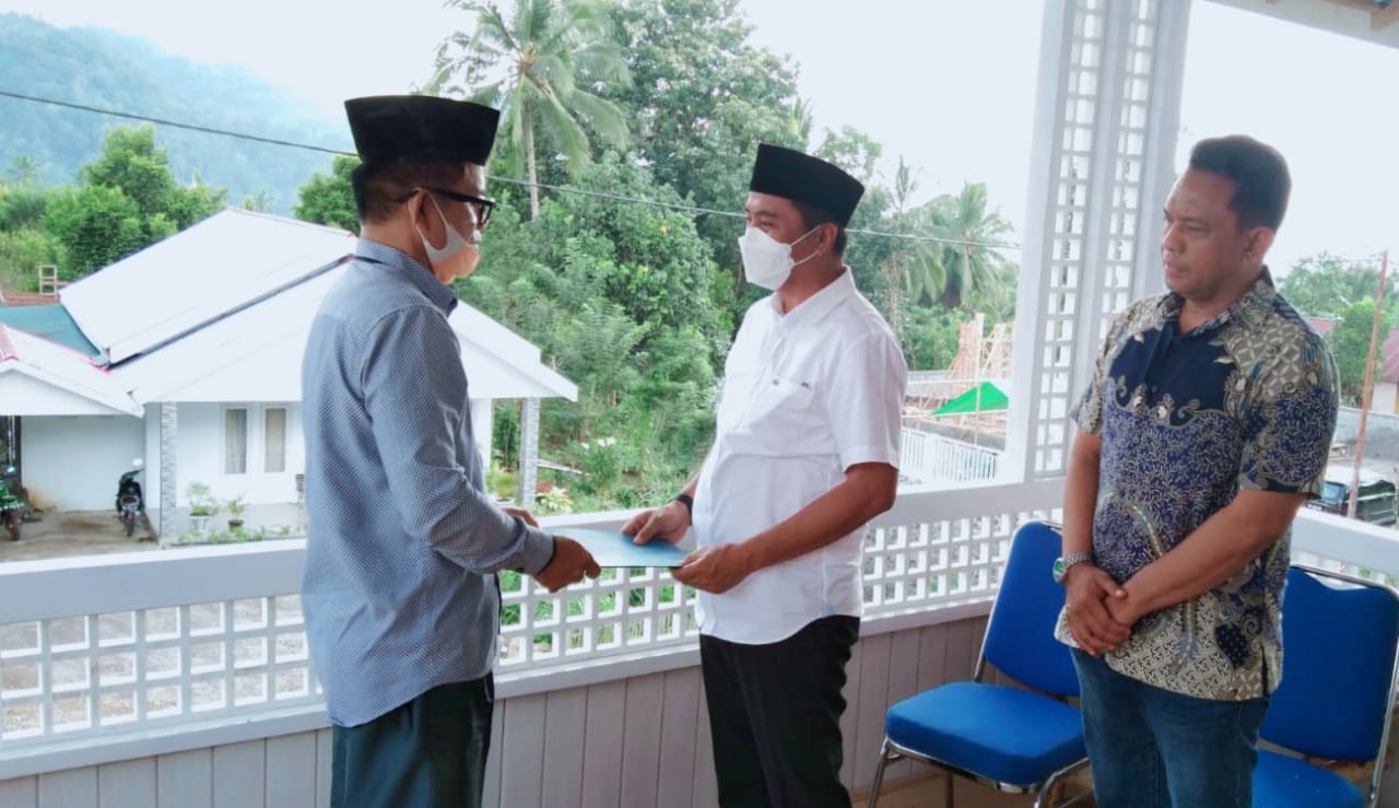 Pensiun, Bupati Sachrul Angkat Hodong Kobondaha Jadi Tenaga Ahli Bidang Pendidikan dan Kebudayaan