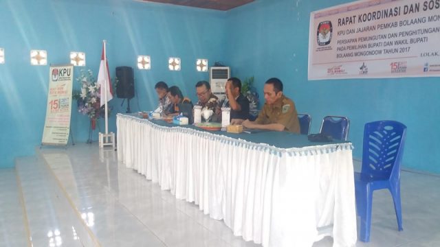 Pemaparan oleh Ketua KPUD Kabupaten Bolmong dalam rapat kordinasi bersama Pemkab terkait teknis pelaksanaan Pemungutan Suara
