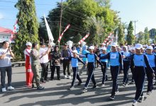 Wali Kota Asripan Nani Lepas Peserta Limba Gerak Jalan Dalam Rangka HUT KK ke 17