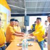 Gunakan Jaket Golkar, Herdy Korompot Daftar Balon Wali Kota Kotamobagu di DPC Hanura Kotamobagu