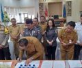 Limi Mokodompit Kepala Daerah Pertama di Sulut Yang Tandatangani NPHD Untuk KPU dan Bawaslu di Bolmong