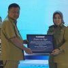 Wali Kota Tatong Bara Terima Bantuan Videotron Dari Bank Indonesia