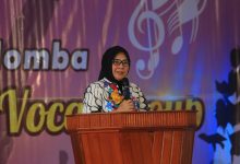 Wali Kota Tatong Bara Hadiri Hari Wanita Kaum Ibu GMIBM