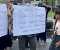 Saat Unjuk Rasa, Puluhan Ibu-Ibu Meminta PN Tanjungbalai Segera Batalkan Gugatan Perdata Terhadap Nurul Sitorus Pane.