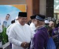 Wakil Bupati Asahan Sambut Kepulangan Jamaah Haji Kloter 1 Di Asrama Haji Medan.