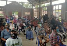 Yasti Serahkan Langsung BLT Tahap II Untuk Warga Kecamatan Dumoga Barat dan Utara