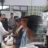 Safari Ramadan di Masjid Al-Hidayah Nonapan Baru, Bupati Bolmong Limi Mokodompit Salurkan Santunan