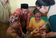 Pj Sekda Probolinggo Pantau Pelaksanaan Sub PIN Polio Di Desa Kalibuntu
