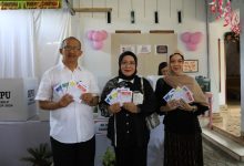 Wali Kota Asripan Nani Bersama Keluarga Salurkan Hak Pilih di TPS Ini