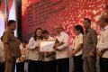 Wali Kota Asripan Nani Terima Penghargaan Kepatuhan Penyelenggaraan Pelayanan Publik Tahun 2023 dari Ombudsman