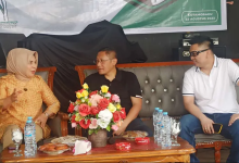 Wali Kota Tatong Bara Bersama Anas Urbaningrum1