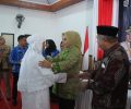 Wali Kota Tatong Bara Berikan Bantuan Uang Saku ke Puluhan Jamaah Calon Haji Kotamobagu