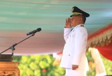 HUT RI ke 78, Wakil Walikota Kotamobagu Pimpin Upacara Penurunan Bendera Merah Putih